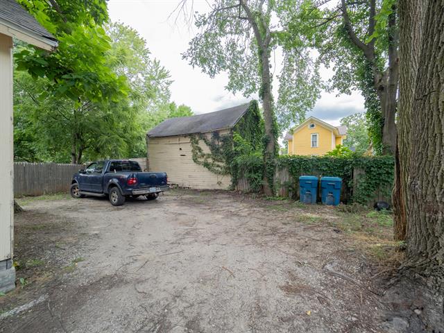 Builiding view nine for 935 Osborne, Kalamazoo, MI. 49001