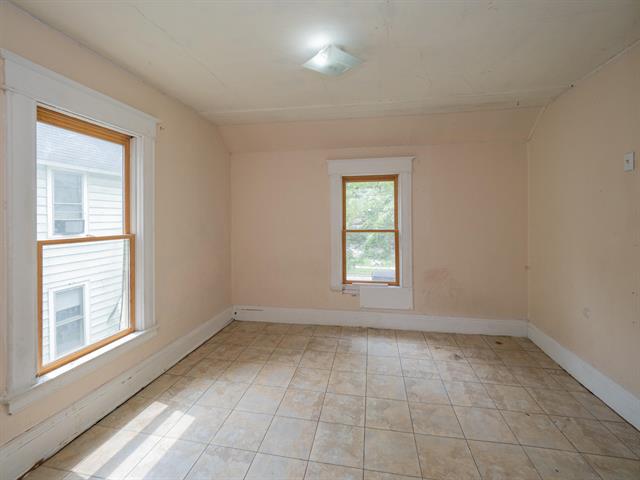 Builiding view twenty five for 935 Osborne, Kalamazoo, MI. 49001