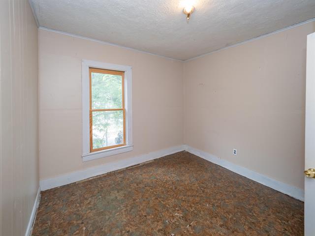 Builiding view twenty four for 935 Osborne, Kalamazoo, MI. 49001