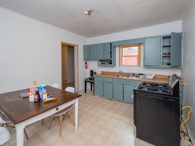 Builiding view twenty nine for 935 Osborne, Kalamazoo, MI. 49001