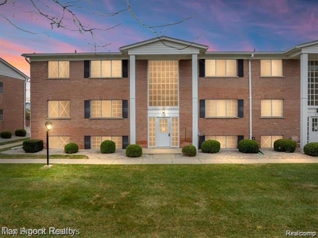 Builiding view one for 8251 Denwood # 2, Sterling Heights, MI. 48312