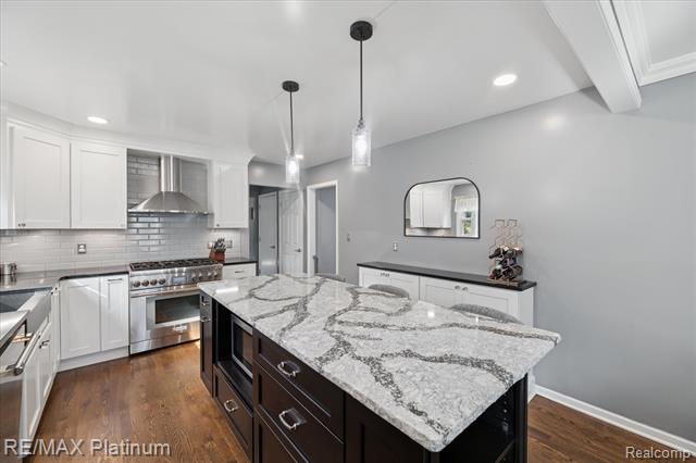 Builiding view eighteen for 1283 Woodnoll, Flint, MI. 48507