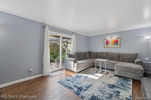 Builiding view eleven for 1283 Woodnoll, Flint, MI. 48507