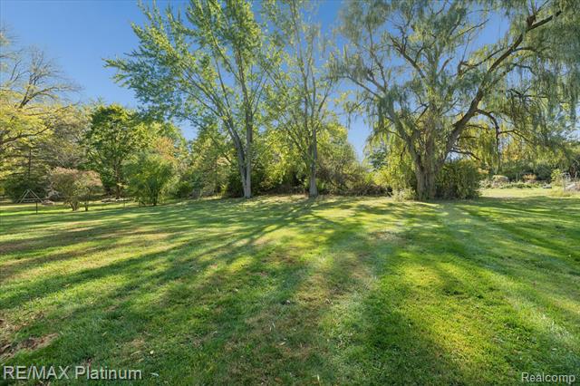 Builiding view forty seven for 1283 Woodnoll, Flint, MI. 48507