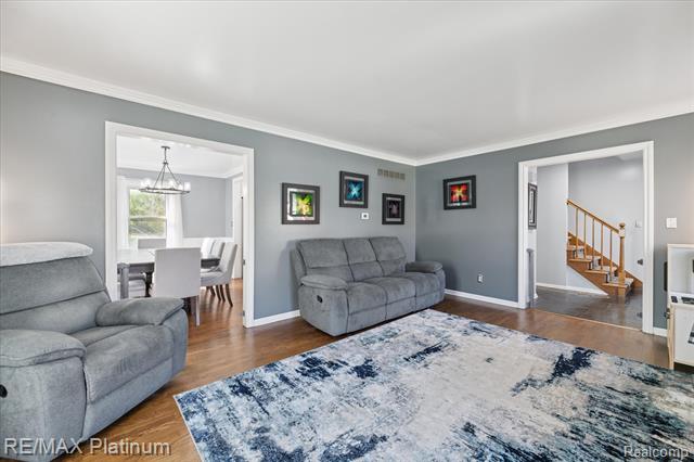 Builiding view nine for 1283 Woodnoll, Flint, MI. 48507