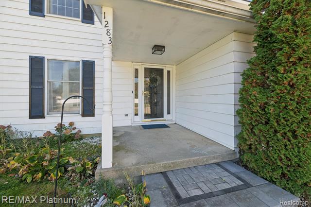 Builiding view seven for 1283 Woodnoll, Flint, MI. 48507