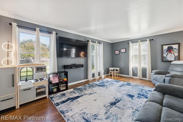 Builiding view ten for 1283 Woodnoll, Flint, MI. 48507