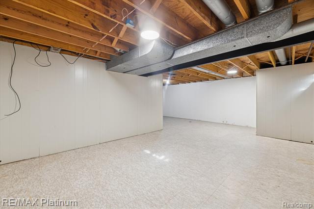 Builiding view thirty eight for 1283 Woodnoll, Flint, MI. 48507