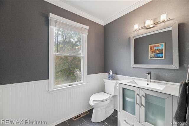 Builiding view thirty six for 1283 Woodnoll, Flint, MI. 48507