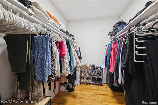 Builiding view thirty two for 1283 Woodnoll, Flint, MI. 48507