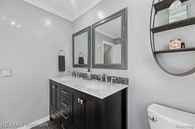 Builiding view twenty seven for 1283 Woodnoll, Flint, MI. 48507