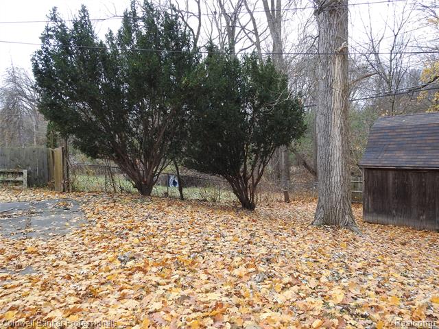 Builiding view four for 5919 Western, Flint, MI. 48506