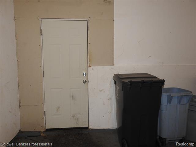 Builiding view fourteen for 5919 Western, Flint, MI. 48506