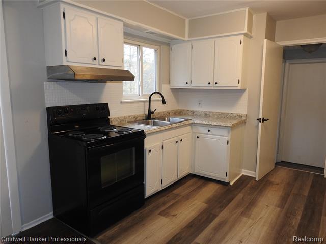 Builiding view nine for 5919 Western, Flint, MI. 48506