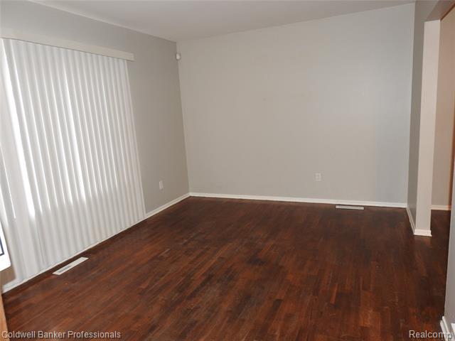 Builiding view seven for 5919 Western, Flint, MI. 48506