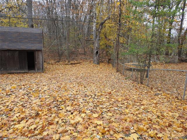 Builiding view three for 5919 Western, Flint, MI. 48506