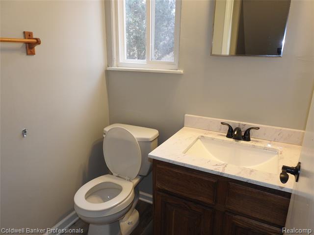 Builiding view twelve for 5919 Western, Flint, MI. 48506