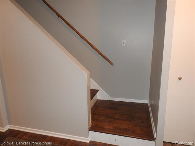 Builiding view twenty five for 5919 Western, Flint, MI. 48506