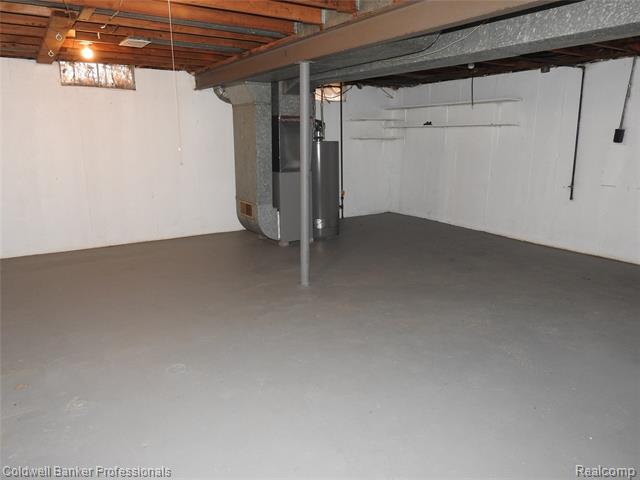 Builiding view twenty four for 5919 Western, Flint, MI. 48506