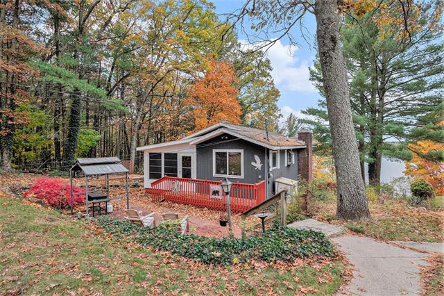 Builiding view two for 5801 Maple, Twin Lake, MI. 49457