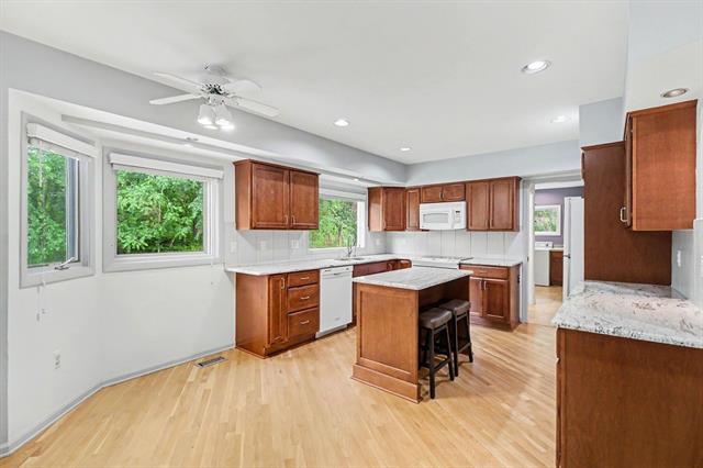 Builiding view seven for 5635 Stanhope, West Bloomfield, MI. 48322