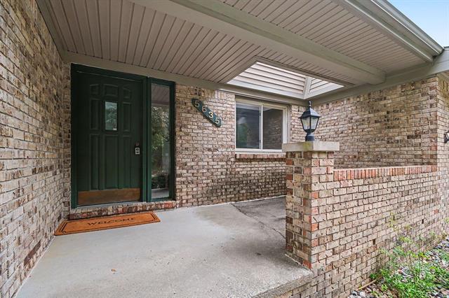 Builiding view three for 5635 Stanhope, West Bloomfield, MI. 48322