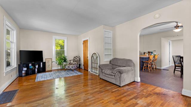 Builiding view eight for 116 Currier, Clinton, MI. 49236