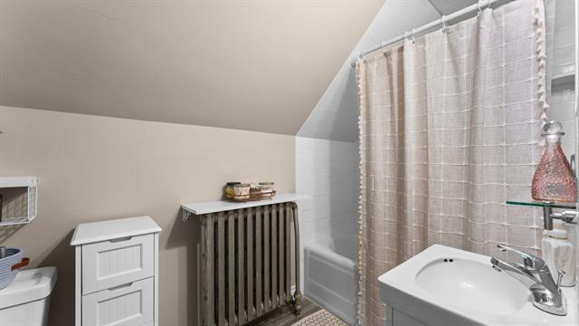 Builiding view thirty for 116 Currier, Clinton, MI. 49236