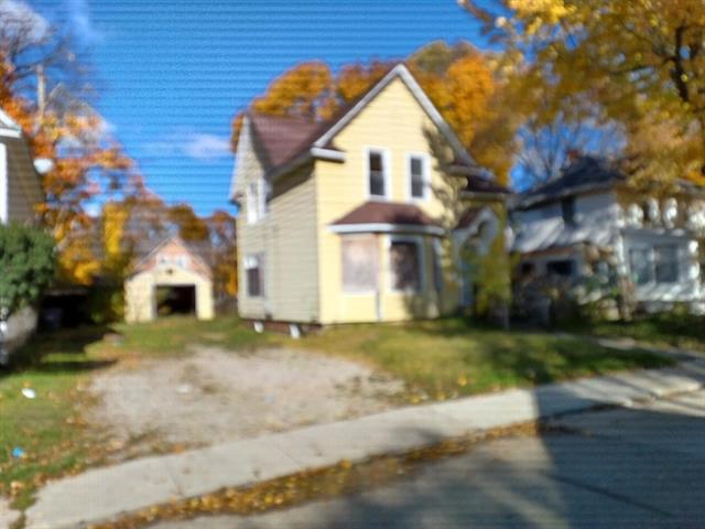 front view for 915 Hays Park Avenue, Kalamazoo, Mi. 49001