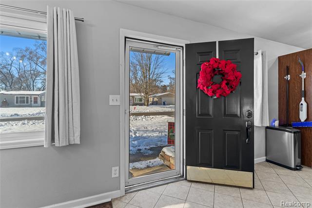 Builiding view eight for 6311 Sidney, Brighton, MI. 48116