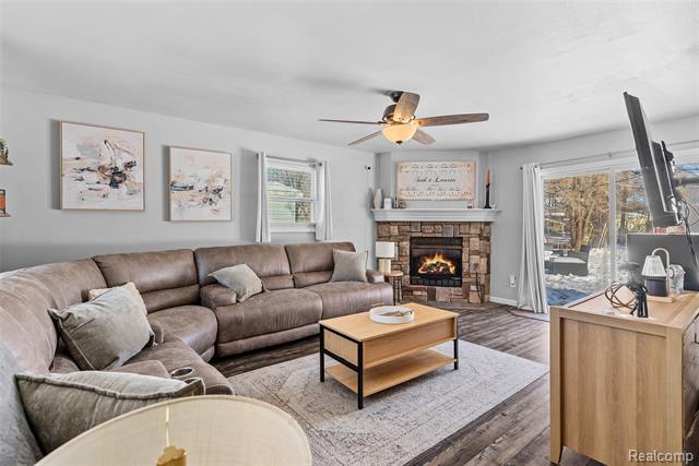 Builiding view fifteen for 6311 Sidney, Brighton, MI. 48116