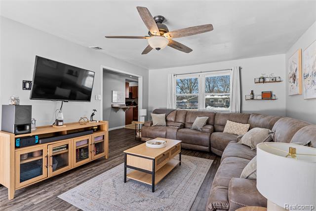 Builiding view sixteen for 6311 Sidney, Brighton, MI. 48116