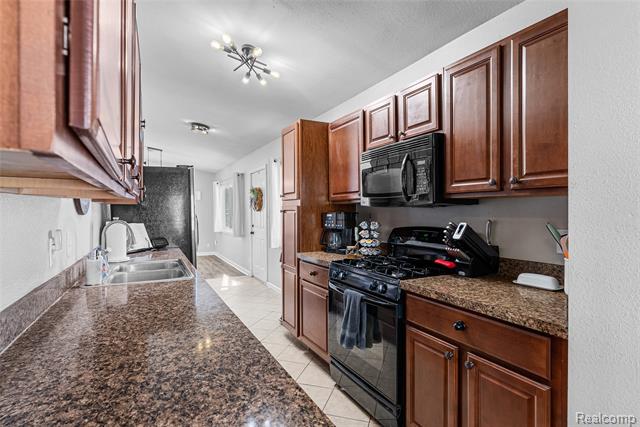 Builiding view twelve for 6311 Sidney, Brighton, MI. 48116