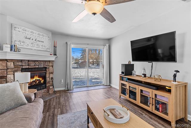 Builiding view twenty five for 6311 Sidney, Brighton, MI. 48116