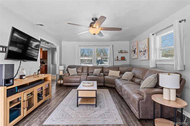 Builiding view twenty four for 6311 Sidney, Brighton, MI. 48116