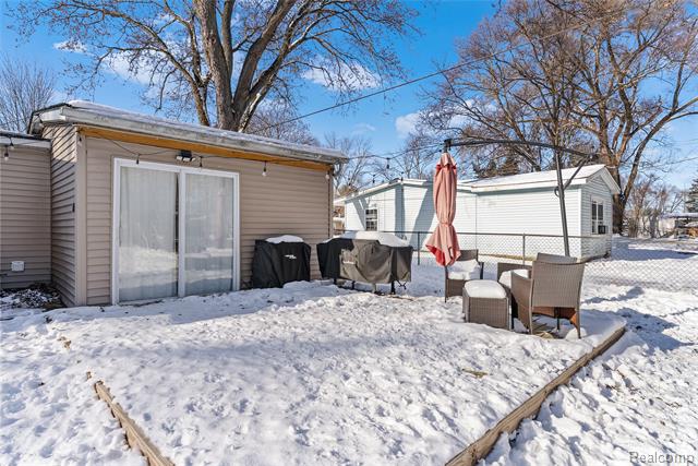 Builiding view twenty nine for 6311 Sidney, Brighton, MI. 48116