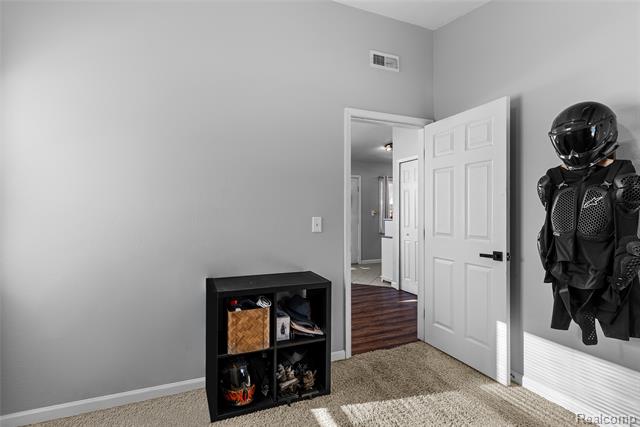 Builiding view twenty for 6311 Sidney, Brighton, MI. 48116