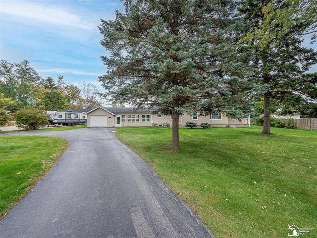 front view for 14334 S Dixie Hwy, Monroe, Mi. 48161