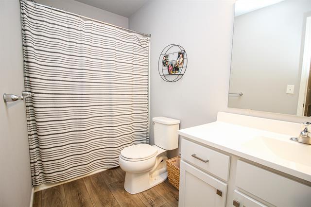 Builiding view seventeen for 8509 Sturtevant, Richland, MI. 49083