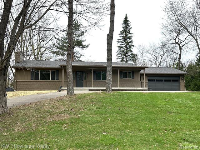 front view for 6350 Brockhurst Blvd, West Bloomfield, Mi. 48322