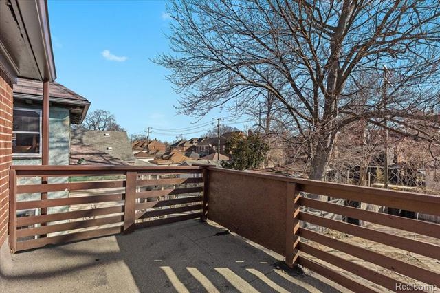 Builiding view fifteen for 17360 Greenlawn, Detroit, MI. 48221