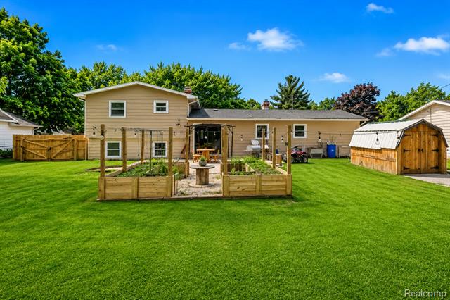 Builiding view eleven for 413 Alvena, Battle Creek, MI. 49017