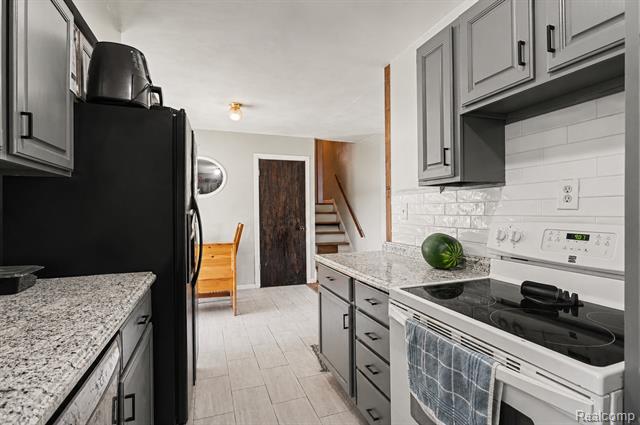 Builiding view four for 413 Alvena, Battle Creek, MI. 49017
