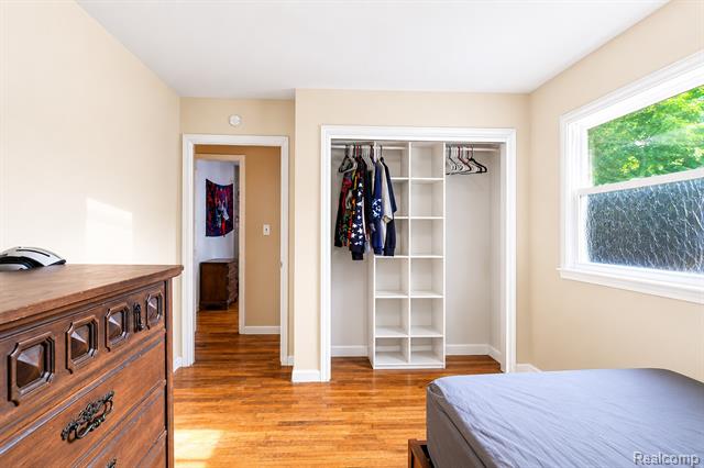 Builiding view six for 413 Alvena, Battle Creek, MI. 49017