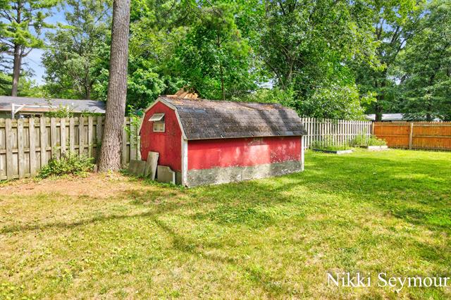 Builiding view forty for 7717 Carefree, Whitehall, MI. 49461