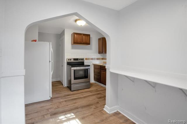 Builiding view fifteen for 9635 Appoline, Detroit, MI. 48227