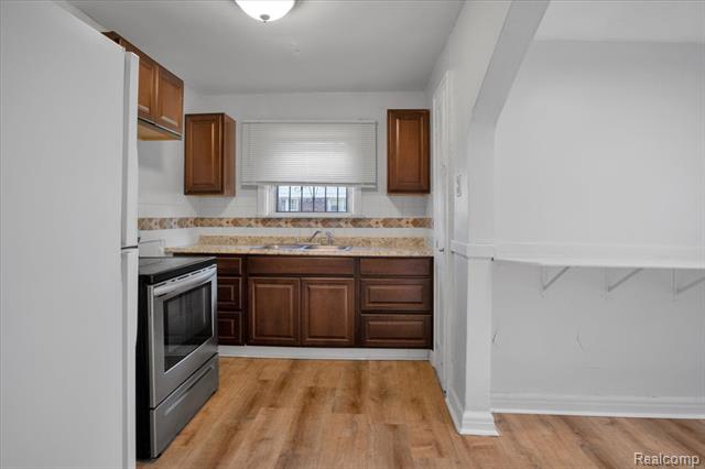 Builiding view twelve for 9635 Appoline, Detroit, MI. 48227