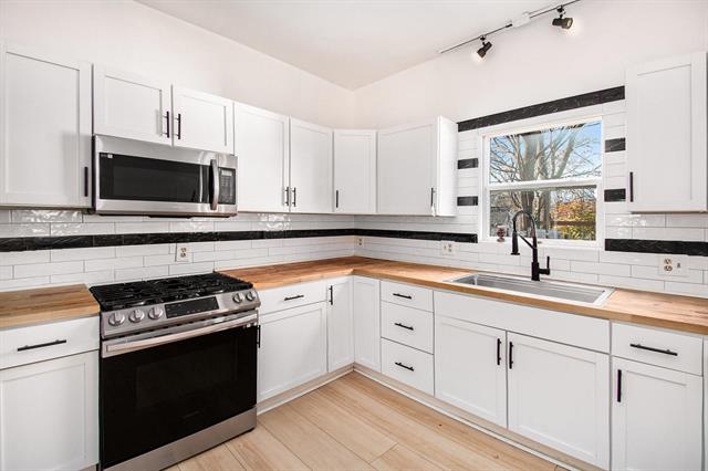 Builiding view five for 1559 Coit, Grand Rapids, MI. 49505