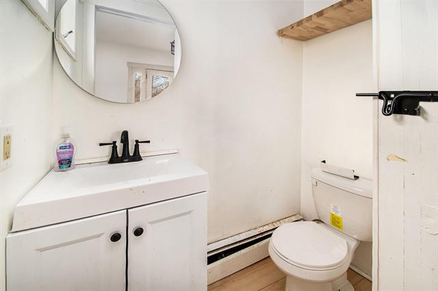 Builiding view nine for 1559 Coit, Grand Rapids, MI. 49505