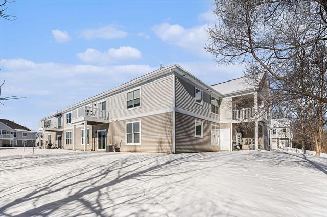 Builiding view nineteen for 631 Pebblestone, Chelsea, MI. 48118
